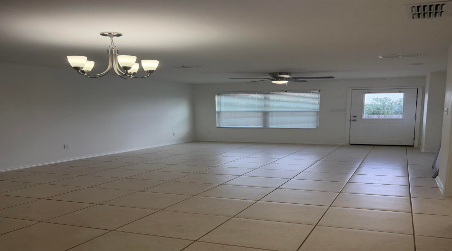 5701 Monte Vista Dr, Laredo, Texas 78041, 2 Bedrooms Bedrooms, 5 Rooms Rooms,2 BathroomsBathrooms,Residential,For Rent,5701 Monte Vista Dr,20263386