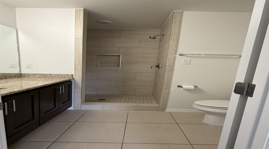 5701 Monte Vista Dr, Laredo, Texas 78041, 2 Bedrooms Bedrooms, 5 Rooms Rooms,2 BathroomsBathrooms,Residential,For Rent,5701 Monte Vista Dr,20263386
