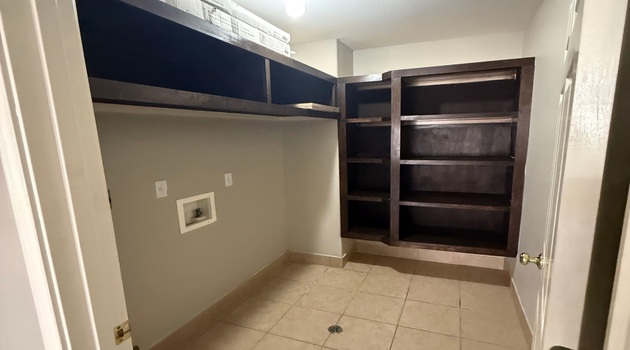 106 Jacales Ct, LAREDO, Texas 78045, 3 Bedrooms Bedrooms, 7 Rooms Rooms,2 BathroomsBathrooms,Residential,For Rent,106 Jacales Ct,20263387