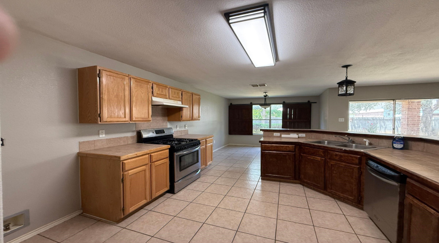 106 Jacales Ct, LAREDO, Texas 78045, 3 Bedrooms Bedrooms, 7 Rooms Rooms,2 BathroomsBathrooms,Residential,For Rent,106 Jacales Ct,20263387