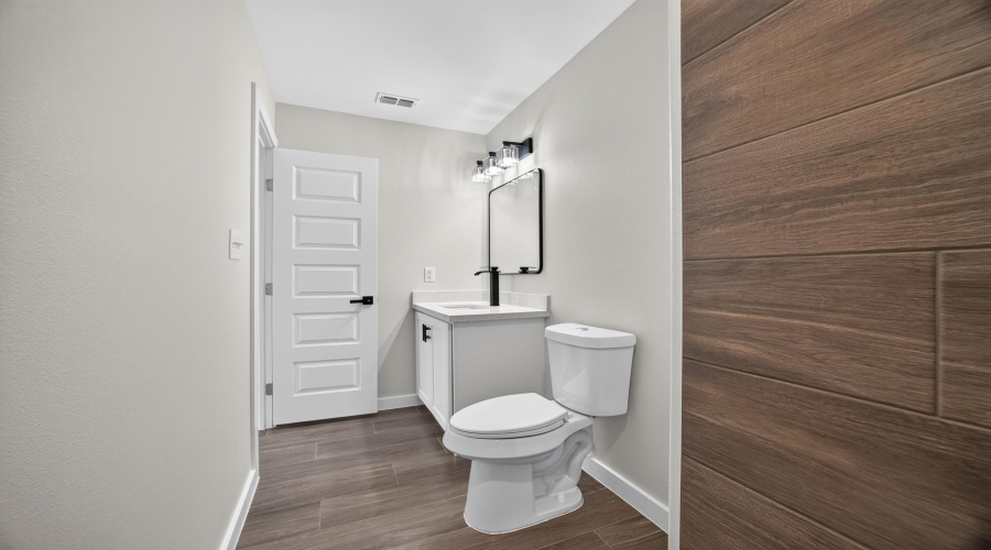 5006 Mariposa St., Laredo, Texas 78046, 3 Bedrooms Bedrooms, 5 Rooms Rooms,2 BathroomsBathrooms,Residential,For Sale,5006 Mariposa St.,20263390