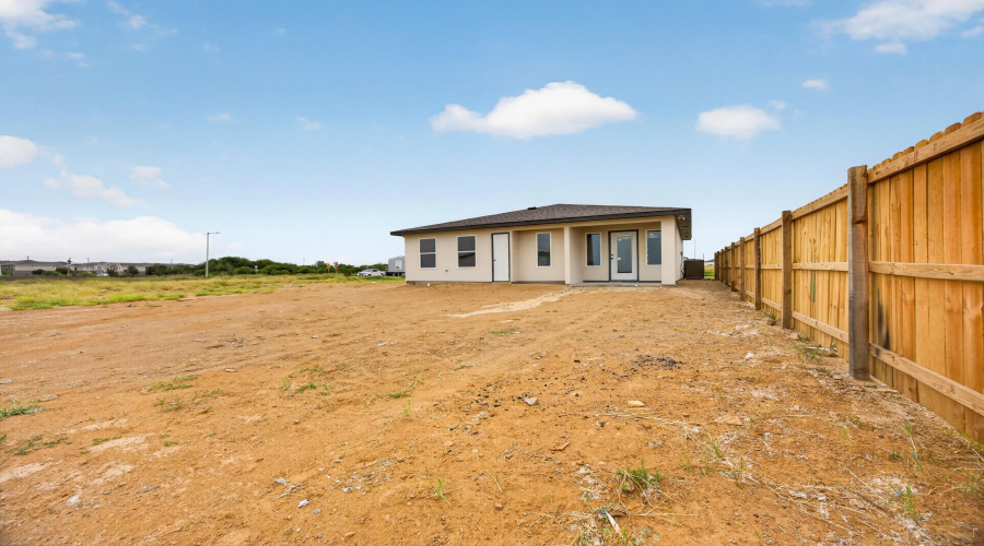 5006 Mariposa St., Laredo, Texas 78046, 3 Bedrooms Bedrooms, 5 Rooms Rooms,2 BathroomsBathrooms,Residential,For Sale,5006 Mariposa St.,20263390