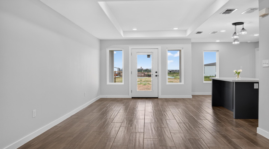 5006 Mariposa St., Laredo, Texas 78046, 3 Bedrooms Bedrooms, 5 Rooms Rooms,2 BathroomsBathrooms,Residential,For Sale,5006 Mariposa St.,20263390