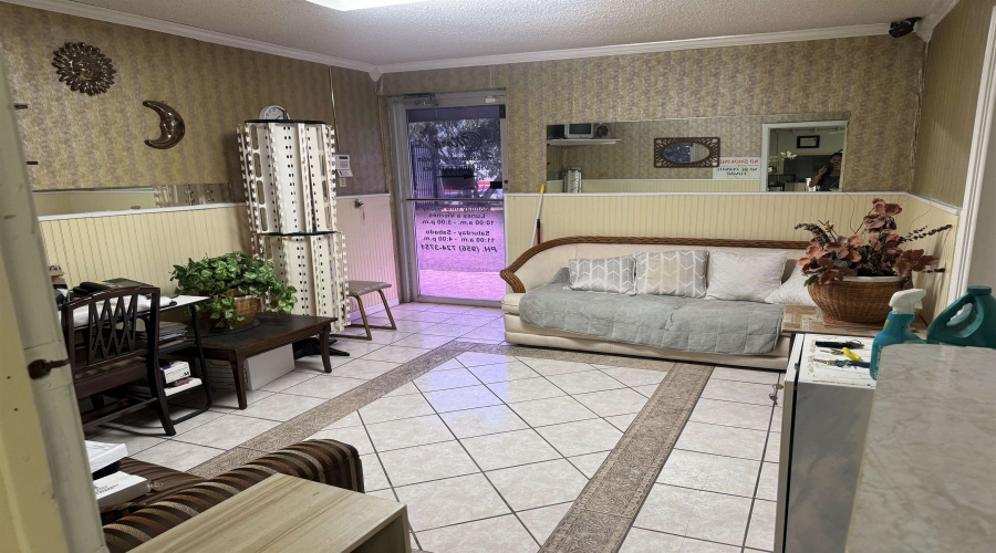 1019 San Bernardo Ave, Laredo, Texas 78040, 1 Room Rooms,4 BathroomsBathrooms,Commercial retail/office,For Sale,1019 San Bernardo Ave,20263392