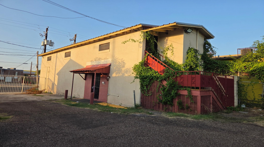 1019 San Bernardo Ave, Laredo, Texas 78040, 1 Room Rooms,4 BathroomsBathrooms,Commercial retail/office,For Sale,1019 San Bernardo Ave,20263392