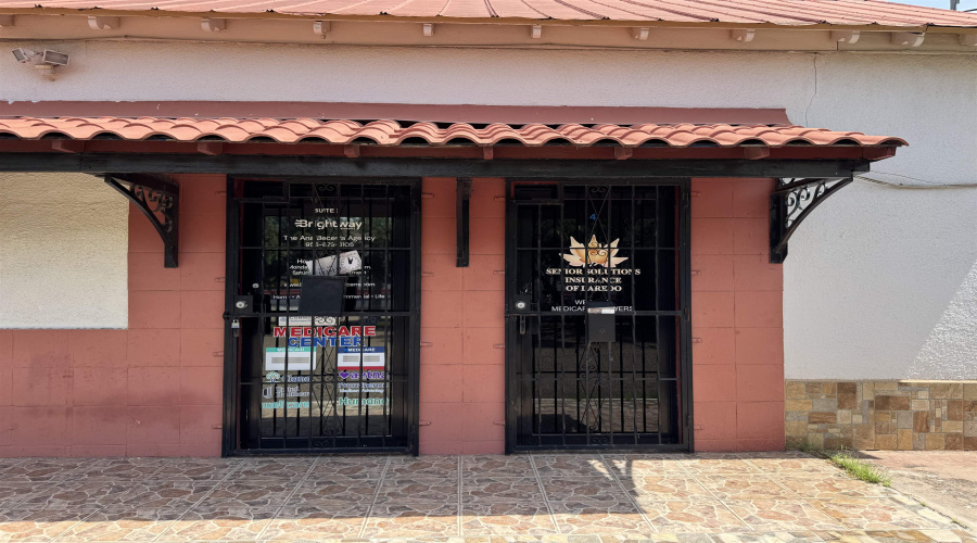 1019 San Bernardo Ave, Laredo, Texas 78040, 1 Room Rooms,4 BathroomsBathrooms,Commercial retail/office,For Sale,1019 San Bernardo Ave,20263392