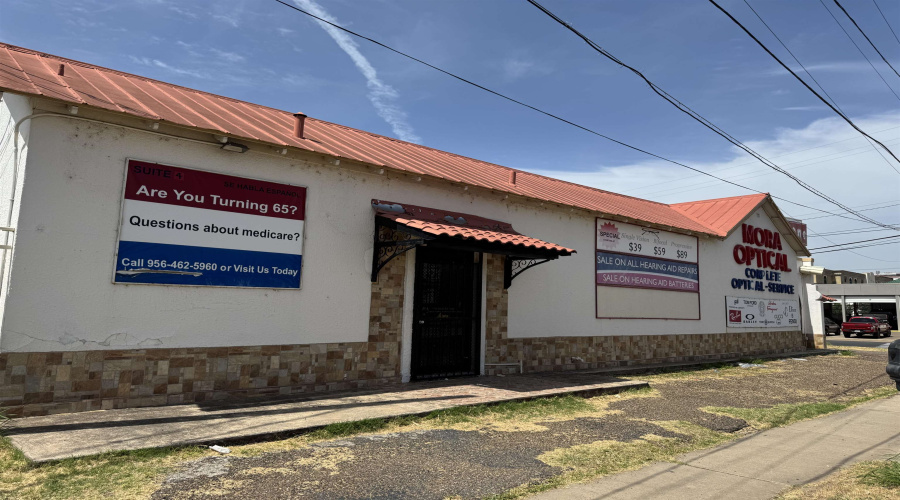 1019 San Bernardo Ave, Laredo, Texas 78040, 1 Room Rooms,4 BathroomsBathrooms,Commercial retail/office,For Sale,1019 San Bernardo Ave,20263392