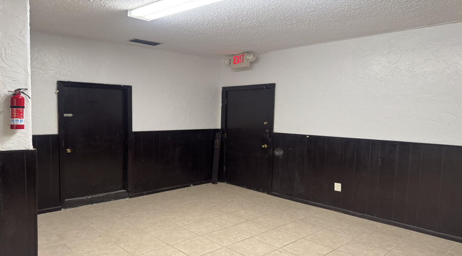 1019 San Bernardo Ave, Laredo, Texas 78040, 1 Room Rooms,4 BathroomsBathrooms,Commercial retail/office,For Sale,1019 San Bernardo Ave,20263392