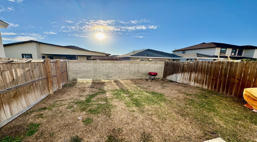 9908 Borna, Laredo, Texas 78045, 3 Bedrooms Bedrooms, 5 Rooms Rooms,2 BathroomsBathrooms,Residential,For Sale,9908 Borna,20263398