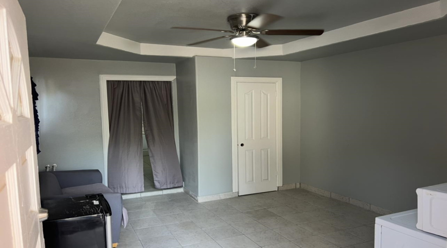 211 Rio Bravo Dr, Laredo, Texas 78041, 5 Bedrooms Bedrooms, 7 Rooms Rooms,3 BathroomsBathrooms,Residential,For Sale,211 Rio Bravo Dr,20263399