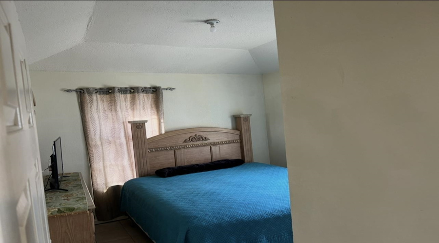 211 Rio Bravo Dr, Laredo, Texas 78041, 5 Bedrooms Bedrooms, 7 Rooms Rooms,3 BathroomsBathrooms,Residential,For Sale,211 Rio Bravo Dr,20263399