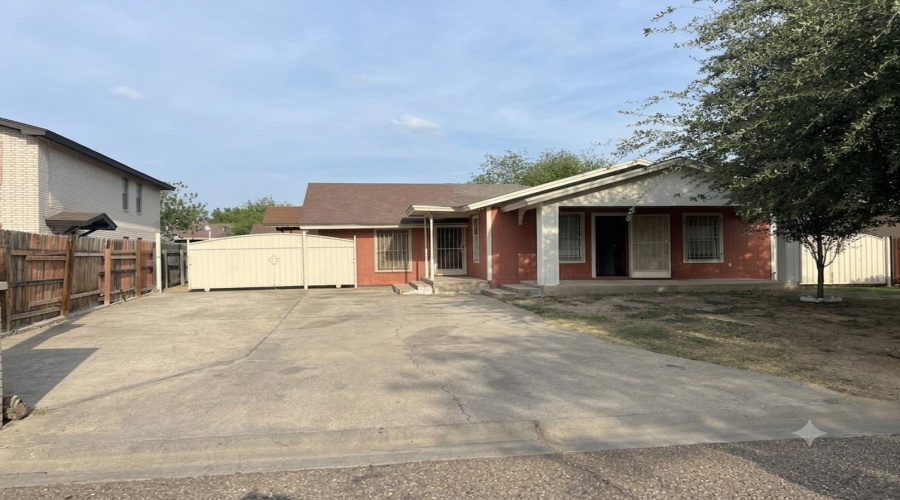 211 Rio Bravo Dr, Laredo, Texas 78041, 5 Bedrooms Bedrooms, 7 Rooms Rooms,3 BathroomsBathrooms,Residential,For Sale,211 Rio Bravo Dr,20263399