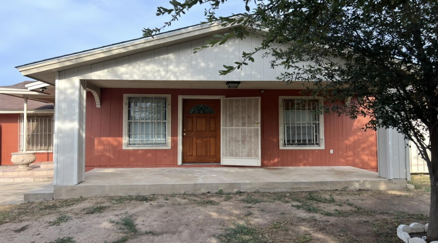 211 Rio Bravo Dr, Laredo, Texas 78041, 5 Bedrooms Bedrooms, 7 Rooms Rooms,3 BathroomsBathrooms,Residential,For Sale,211 Rio Bravo Dr,20263399