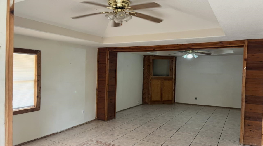 211 Rio Bravo Dr, Laredo, Texas 78041, 5 Bedrooms Bedrooms, 7 Rooms Rooms,3 BathroomsBathrooms,Residential,For Sale,211 Rio Bravo Dr,20263399