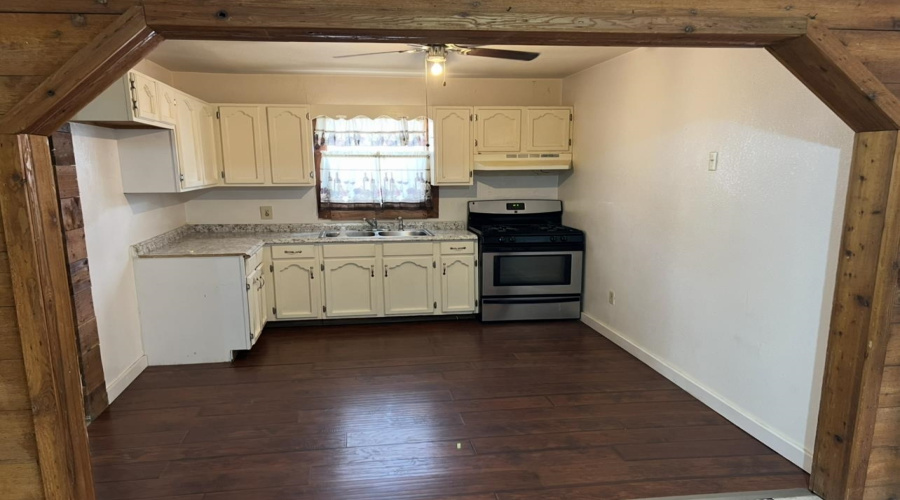 211 Rio Bravo Dr, Laredo, Texas 78041, 5 Bedrooms Bedrooms, 7 Rooms Rooms,3 BathroomsBathrooms,Residential,For Sale,211 Rio Bravo Dr,20263399