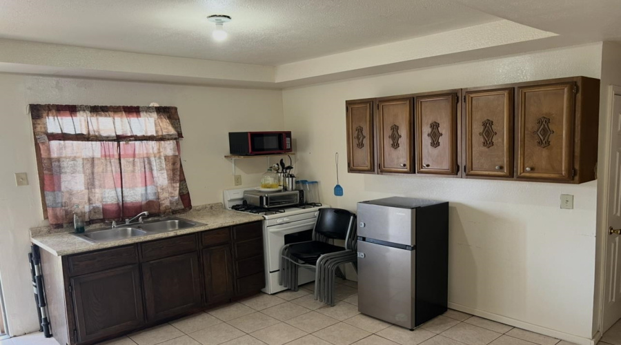 211 Rio Bravo Dr, Laredo, Texas 78041, 5 Bedrooms Bedrooms, 7 Rooms Rooms,3 BathroomsBathrooms,Residential,For Sale,211 Rio Bravo Dr,20263399