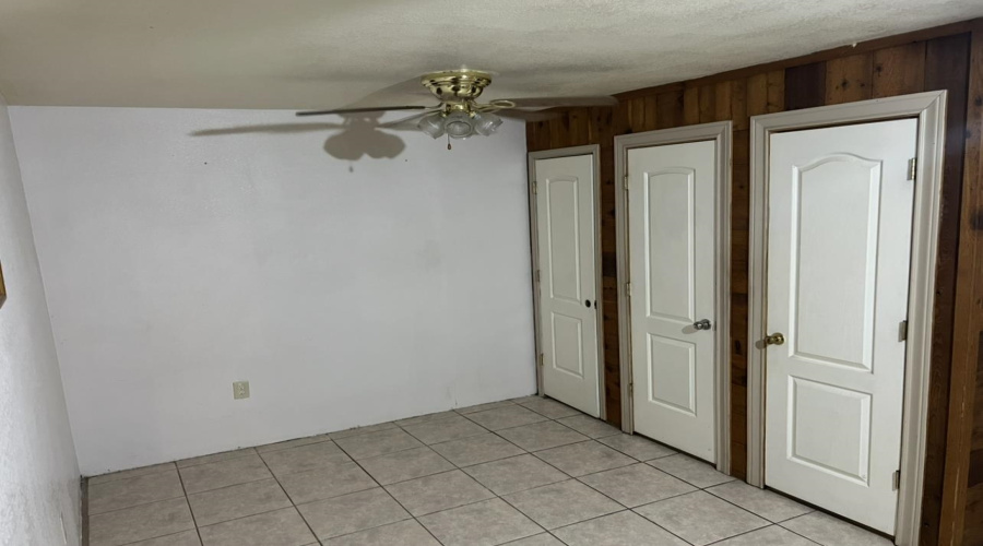 211 Rio Bravo Dr, Laredo, Texas 78041, 5 Bedrooms Bedrooms, 7 Rooms Rooms,3 BathroomsBathrooms,Residential,For Sale,211 Rio Bravo Dr,20263399