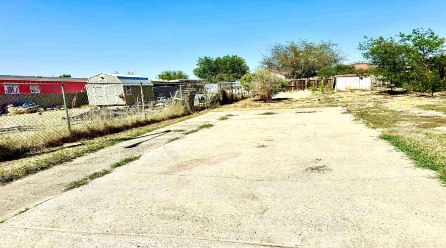 3914 Sitting Bull Ln, LAREDO, Texas 78043-4236, ,Land,For Sale,3914 Sitting Bull Ln,20263405