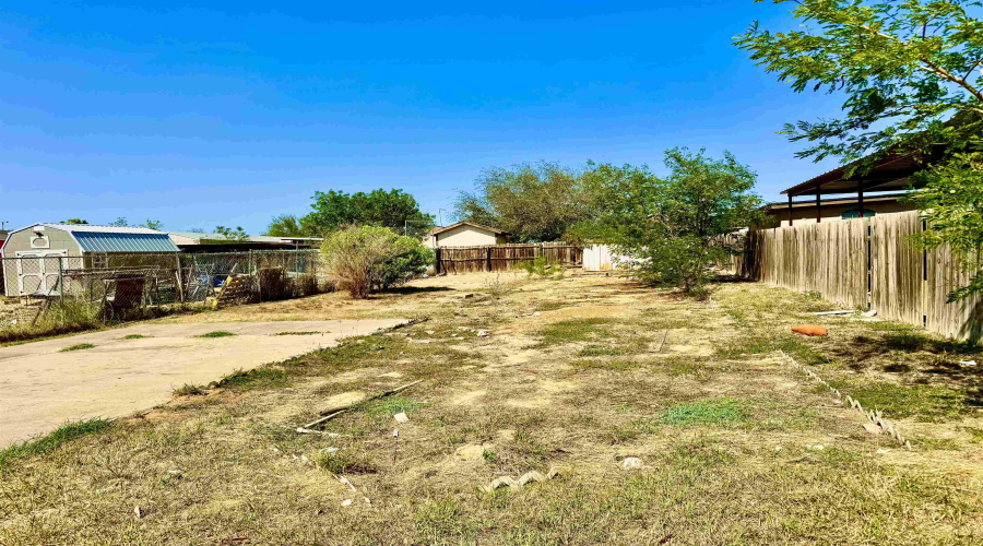 3914 Sitting Bull Ln, LAREDO, Texas 78043-4236, ,Land,For Sale,3914 Sitting Bull Ln,20263405
