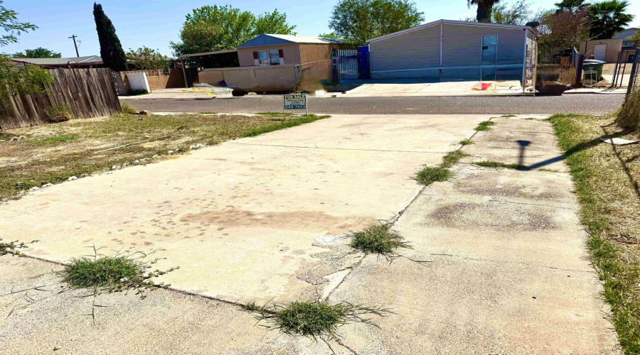 3914 Sitting Bull Ln, LAREDO, Texas 78043-4236, ,Land,For Sale,3914 Sitting Bull Ln,20263405
