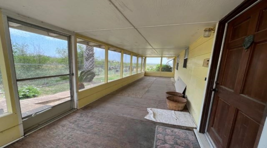 5117 Siesta Ln, Zapata, Texas 78076, 3 Bedrooms Bedrooms, 6 Rooms Rooms,2 BathroomsBathrooms,Residential,For Sale,5117 Siesta Ln,20250277