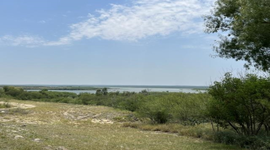 5117 Siesta Ln, Zapata, Texas 78076, 3 Bedrooms Bedrooms, 6 Rooms Rooms,2 BathroomsBathrooms,Residential,For Sale,5117 Siesta Ln,20250277