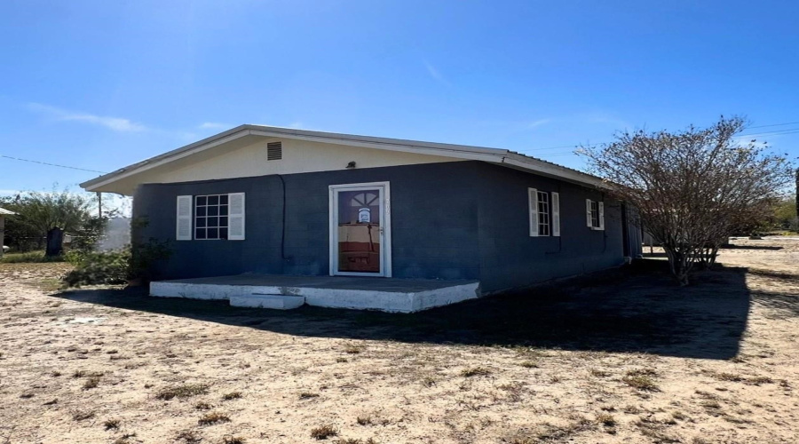 709 Delmar St., Zapata, Texas 78076, 2 Bedrooms Bedrooms, 4 Rooms Rooms,1 BathroomBathrooms,Residential,For Sale,709 Delmar St.,20260356