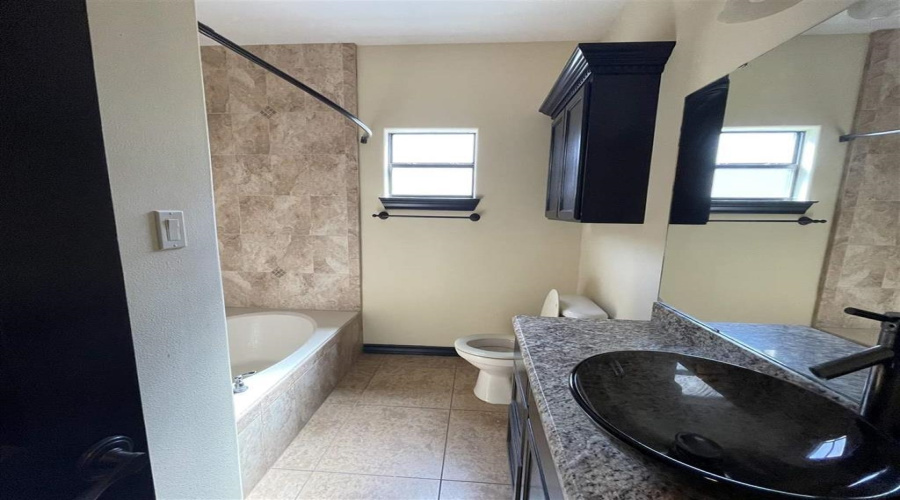 3122 Rosco, Laredo, Texas 78045, 3 Bedrooms Bedrooms, 5 Rooms Rooms,2 BathroomsBathrooms,Residential,For Rent,3122 Rosco,20263403