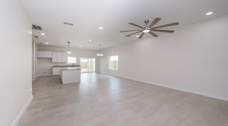 1706 Belgian Blue Lp., Laredo, Texas 78046, 4 Bedrooms Bedrooms, 6 Rooms Rooms,2 BathroomsBathrooms,Residential,For Sale,1706 Belgian Blue Lp.,20263404