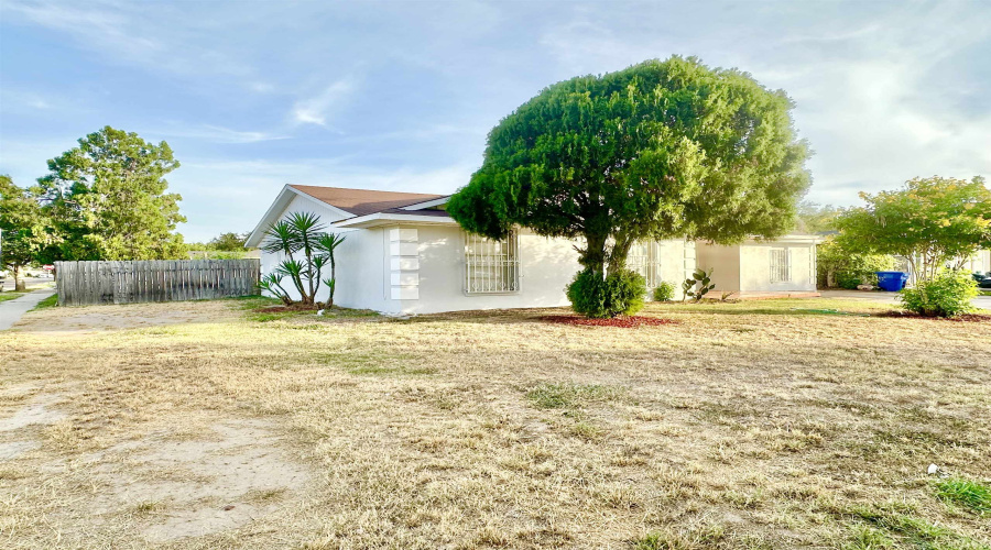 223 Maguey Dr, Laredo, Texas 78041-0000, 3 Bedrooms Bedrooms, 5 Rooms Rooms,1 BathroomBathrooms,Residential,For Sale,223 Maguey Dr,20263407