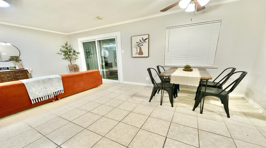 223 Maguey Dr, Laredo, Texas 78041-0000, 3 Bedrooms Bedrooms, 5 Rooms Rooms,1 BathroomBathrooms,Residential,For Sale,223 Maguey Dr,20263407