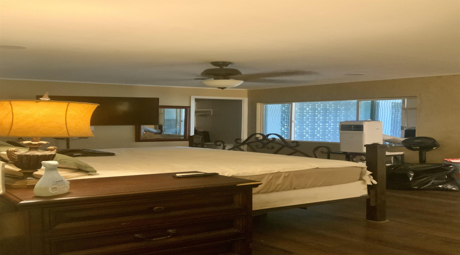322 Military Rd, Zapata, Texas 78076, 5 Bedrooms Bedrooms, 9 Rooms Rooms,3 BathroomsBathrooms,Residential,For Sale,322 Military Rd,20263409