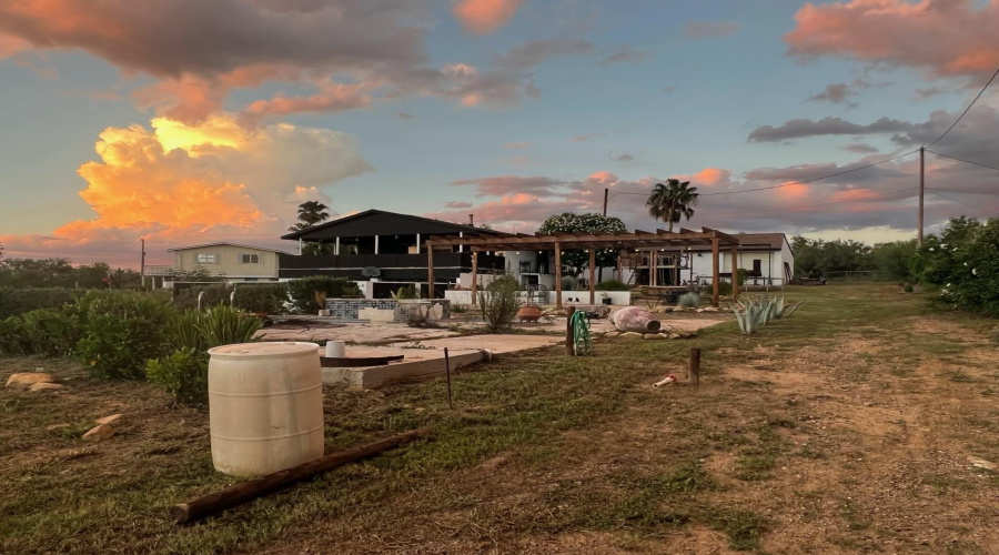 322 Military Rd, Zapata, Texas 78076, 5 Bedrooms Bedrooms, 9 Rooms Rooms,3 BathroomsBathrooms,Residential,For Sale,322 Military Rd,20263409