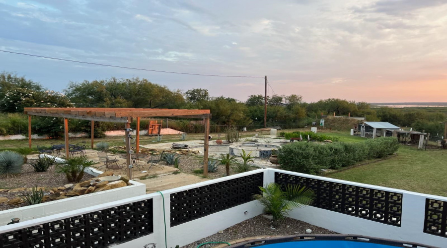322 Military Rd, Zapata, Texas 78076, 5 Bedrooms Bedrooms, 9 Rooms Rooms,3 BathroomsBathrooms,Residential,For Sale,322 Military Rd,20263409