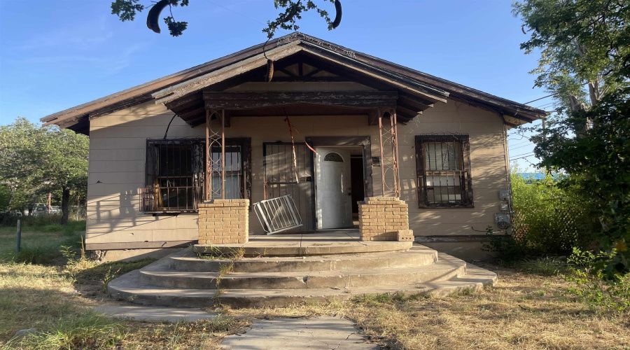 1319 Philadelphia St, Laredo, Texas 78041, 3 Bedrooms Bedrooms, 5 Rooms Rooms,2 BathroomsBathrooms,Residential,For Sale,1319 Philadelphia St,20263410