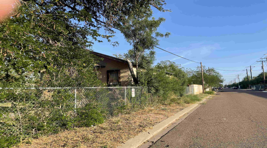 1319 Philadelphia St, Laredo, Texas 78041, 3 Bedrooms Bedrooms, 5 Rooms Rooms,2 BathroomsBathrooms,Residential,For Sale,1319 Philadelphia St,20263410