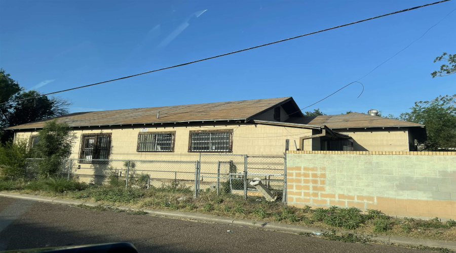 1319 Philadelphia St, Laredo, Texas 78041, 3 Bedrooms Bedrooms, 5 Rooms Rooms,2 BathroomsBathrooms,Residential,For Sale,1319 Philadelphia St,20263410
