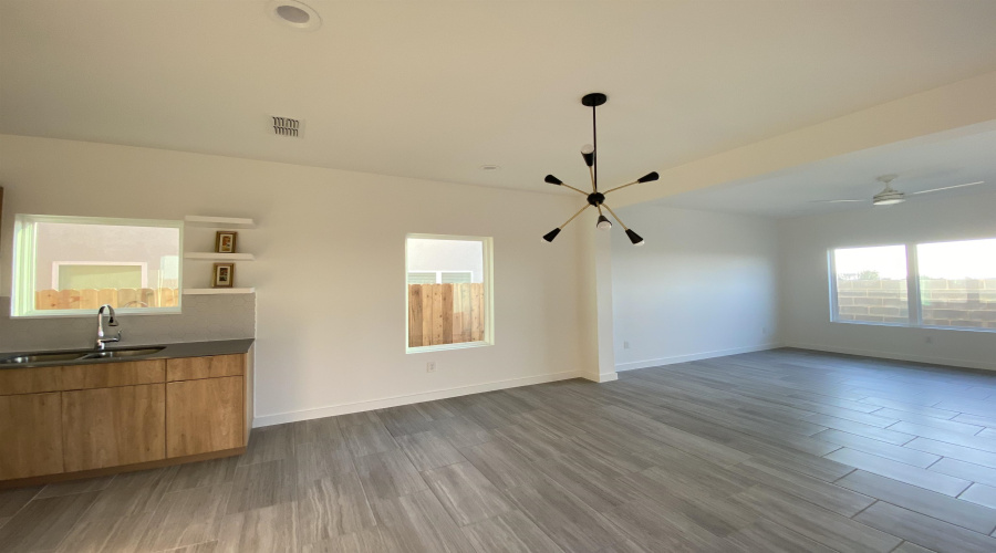 512 Deer Path Loop, Laredo, Texas 78045, 3 Bedrooms Bedrooms, 7 Rooms Rooms,2 BathroomsBathrooms,Residential,For Rent,512 Deer Path Loop,20263411