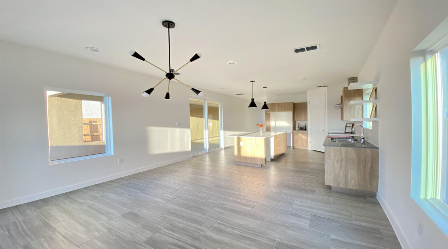 512 Deer Path Loop, Laredo, Texas 78045, 3 Bedrooms Bedrooms, 7 Rooms Rooms,2 BathroomsBathrooms,Residential,For Rent,512 Deer Path Loop,20263411