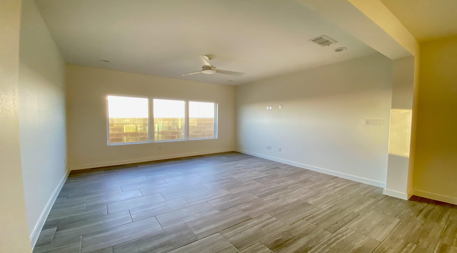 512 Deer Path Loop, Laredo, Texas 78045, 3 Bedrooms Bedrooms, 7 Rooms Rooms,2 BathroomsBathrooms,Residential,For Rent,512 Deer Path Loop,20263411