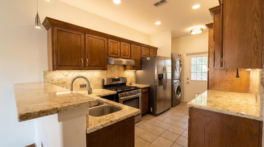2445 Monarch Dr, Laredo, Texas 78045, 3 Bedrooms Bedrooms, 3 Rooms Rooms,2 BathroomsBathrooms,Residential,For Rent,2445 Monarch Dr,20263412