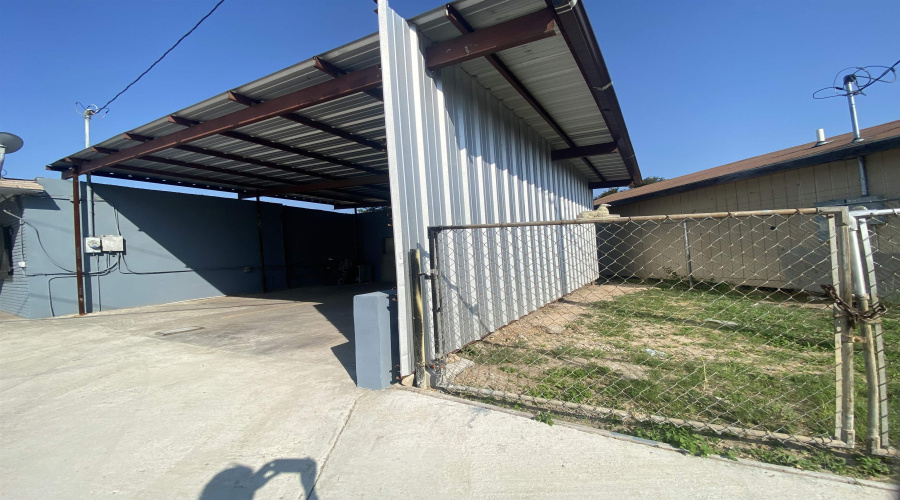 1802 Santa Maria Ave, Laredo, Texas 78041, 1 Room Rooms,1 BathroomBathrooms,Commercial retail/office,For Rent,1802 Santa Maria Ave,20263408