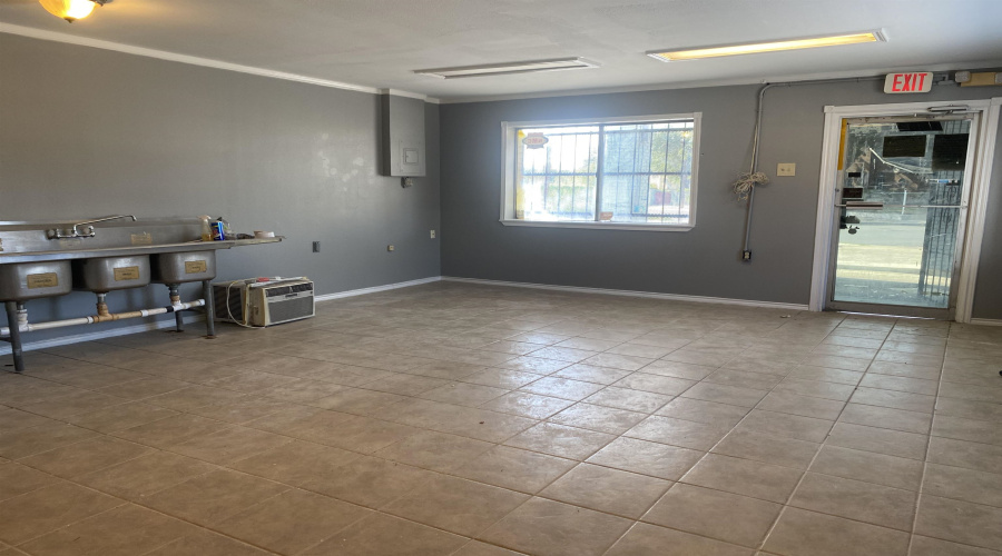 1802 Santa Maria Ave, Laredo, Texas 78041, 1 Room Rooms,1 BathroomBathrooms,Commercial retail/office,For Rent,1802 Santa Maria Ave,20263408