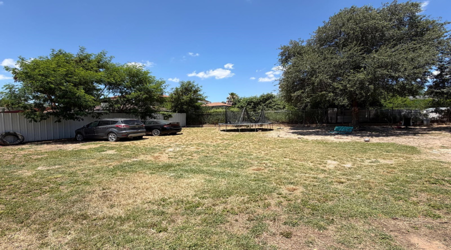 1705 Marion St, Laredo, Texas 78043, 4 Bedrooms Bedrooms, 7 Rooms Rooms,2 BathroomsBathrooms,Residential,For Sale,1705 Marion St,20263414
