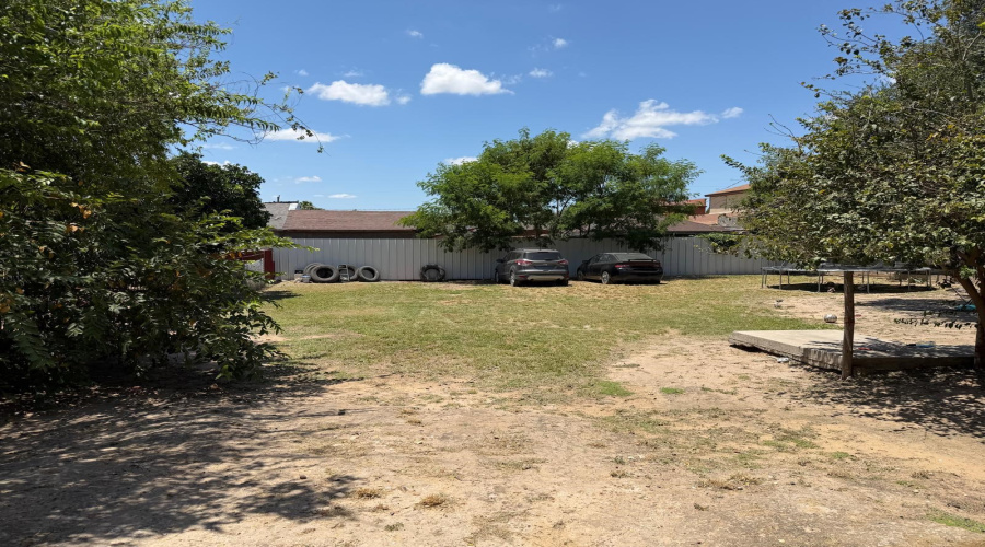 1705 Marion St, Laredo, Texas 78043, 4 Bedrooms Bedrooms, 7 Rooms Rooms,2 BathroomsBathrooms,Residential,For Sale,1705 Marion St,20263414