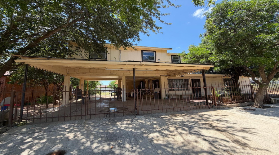 1705 Marion St, Laredo, Texas 78043, 4 Bedrooms Bedrooms, 7 Rooms Rooms,2 BathroomsBathrooms,Residential,For Sale,1705 Marion St,20263414