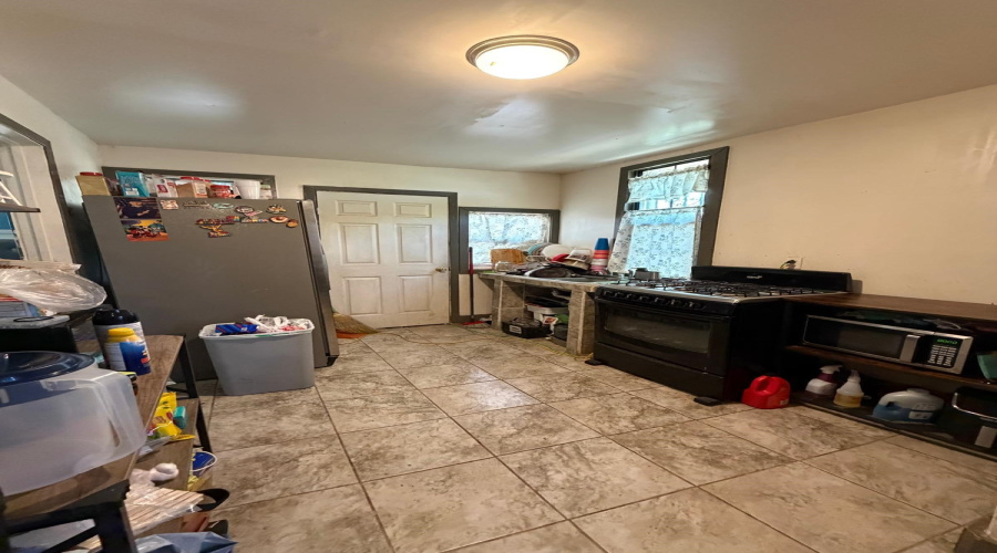 1705 Marion St, Laredo, Texas 78043, 4 Bedrooms Bedrooms, 7 Rooms Rooms,2 BathroomsBathrooms,Residential,For Sale,1705 Marion St,20263414