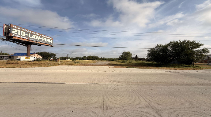 179 N IH-35, Cotulla, Texas 78014, ,Land,For Sale,179 N IH-35,20263417