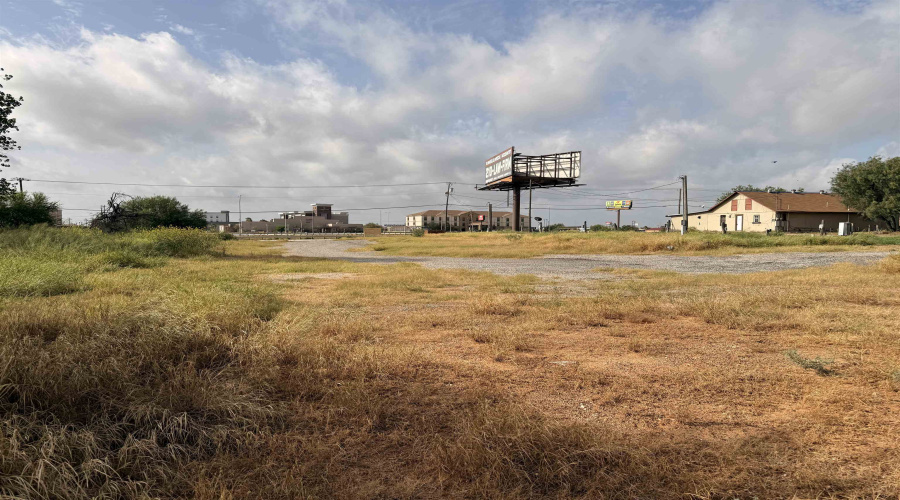 179 N IH-35, Cotulla, Texas 78014, ,Land,For Sale,179 N IH-35,20263417