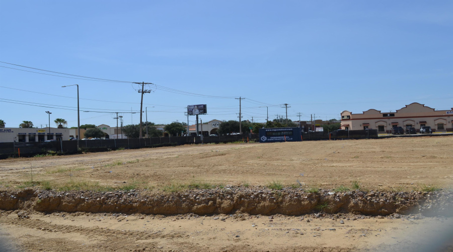9417 McPherson Rd, Laredo, Texas 78045, 11 Rooms Rooms,Commercial retail/office,For Rent,9417 McPherson Rd,20263441